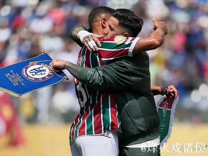 贝尔奇切：在巴黎生活愉快，激动与马金重逢