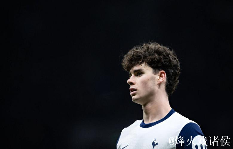 库杜斯:表现需提升;欣慰阿奇-格雷展现控球欲 库杜斯:表现需提升;欣慰阿奇-格雷展现控球欲